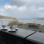 Two Minute Walk From The World Of Beatrix Potter, With Parking Apartmán Bowness-on-Windermere