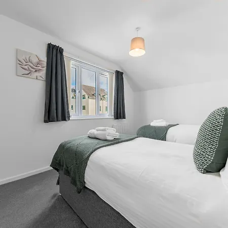 Apartment Two Minute Walk From The World Of Beatrix Potter, With Parking *