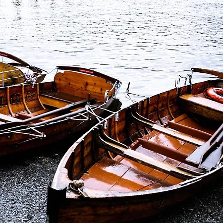 Two Minute Walk From The World Of Beatrix Potter, With Parking Bowness-on-Windermere