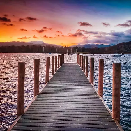 Two Minute Walk From The World Of Beatrix Potter, With Parking Bowness-on-Windermere