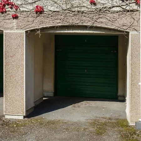 Two Minute Walk From The World Of Beatrix Potter, With Parking