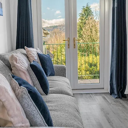 شقة Two Minute Walk From The World Of Beatrix Potter, With Parking باونيس أون وينديرمير