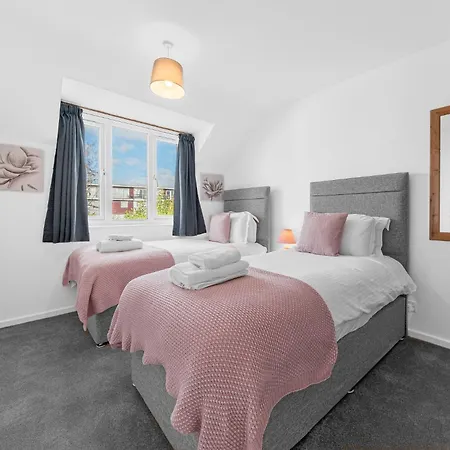 Two Minute Walk From The World Of Beatrix Potter, With Parking